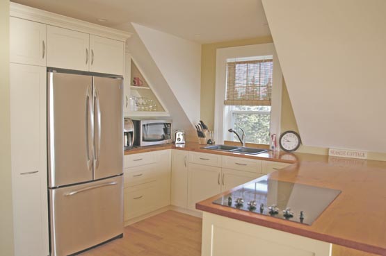antiqued pine countertops