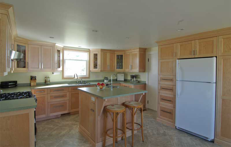 custom shaker kitchen