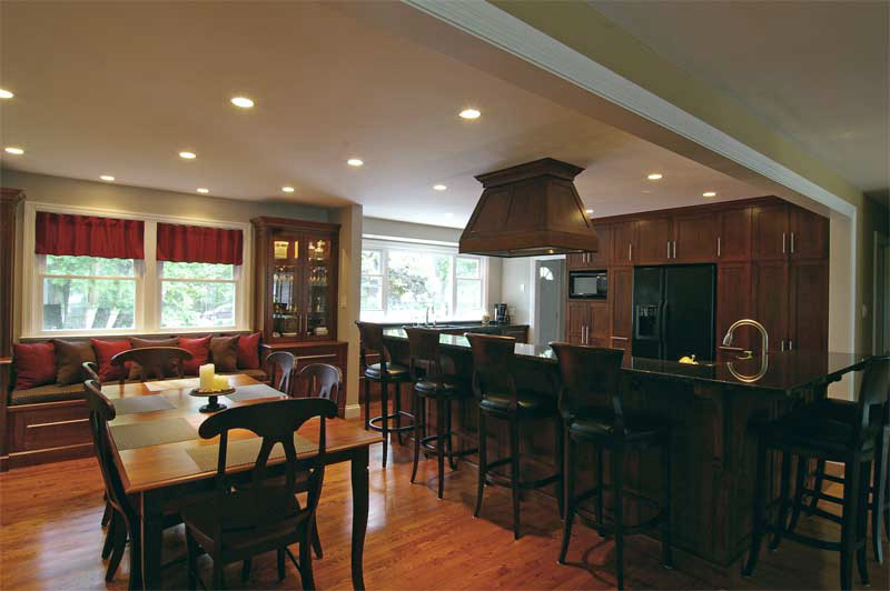 custom kitchen & bar