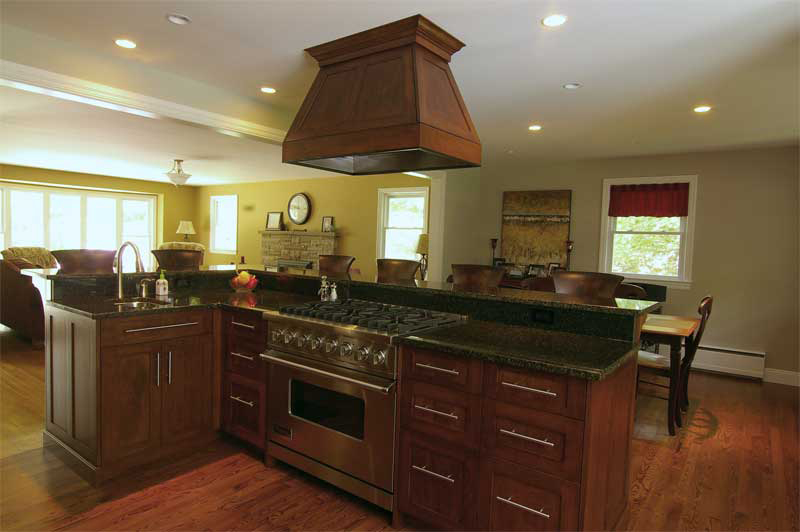 custom kitchen & bar