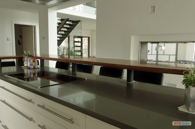 6-spacious-kitchen-island